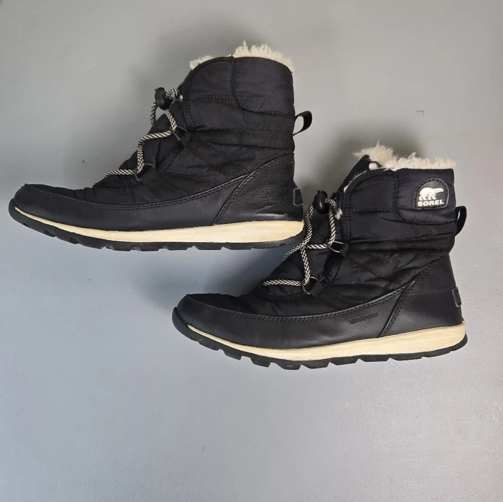 Sorel Boots Womens Size 7 Whitney Black Fur Trim Winter Shoe Insulated Bungee
